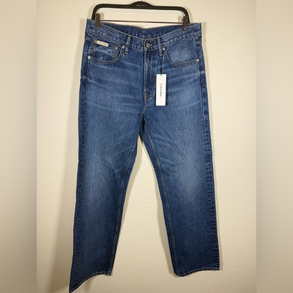 Calvin Klein Men’s 34/32 Medium Wash Jeans Straight Leg Sample
